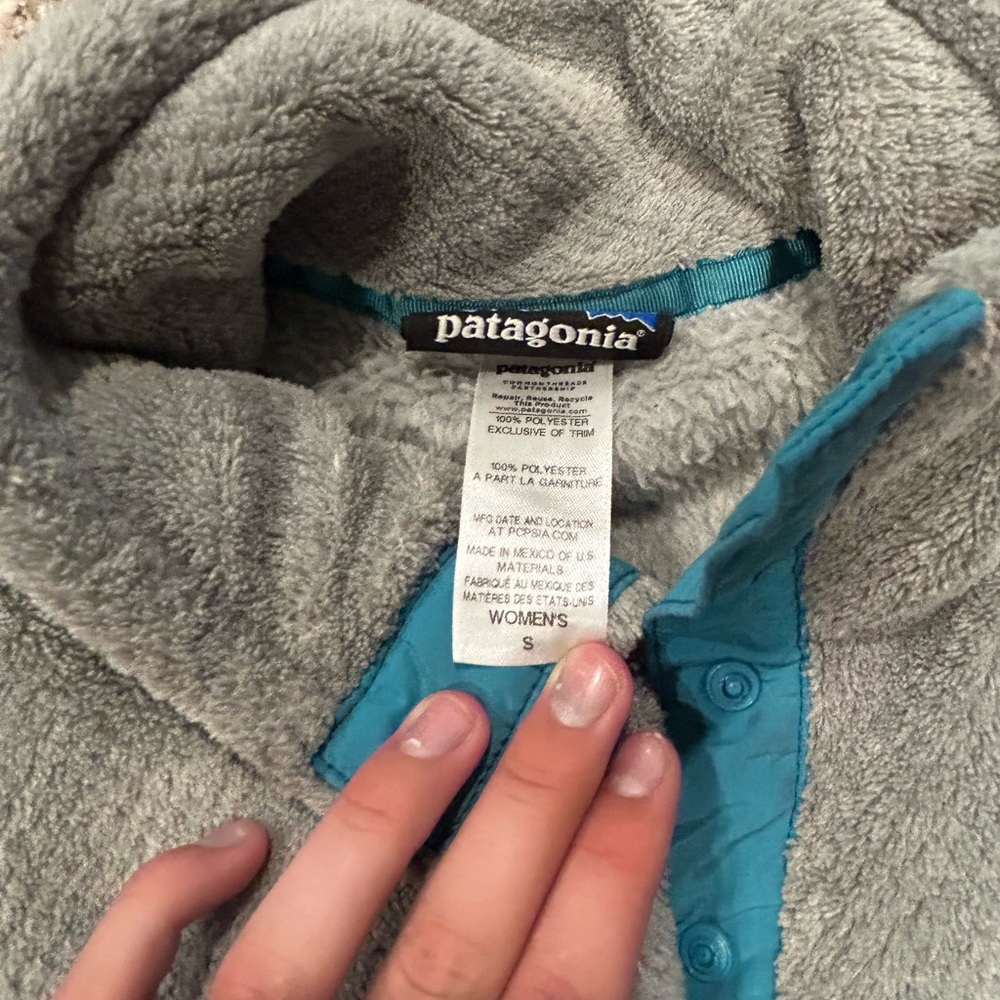 Patagonia Gray and Blue Fleece Pullover